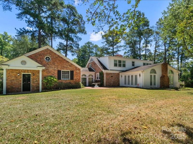 122 Lakeway Drive Cheraw, SC 29520 - Photo 5 of 48