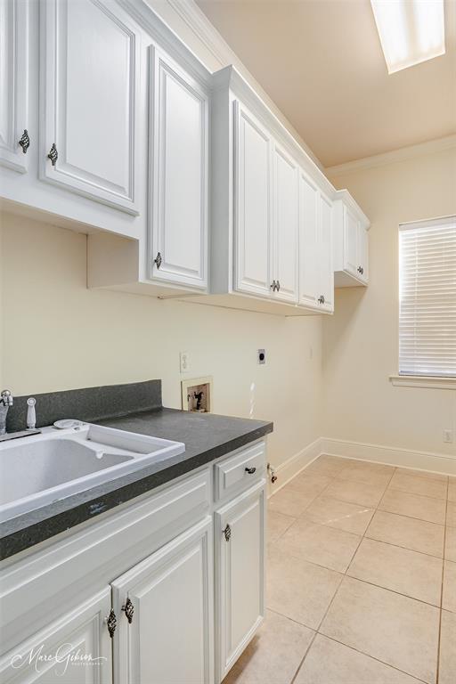 1069 Waters Edge Circle Shreveport, LA 71106 - Photo 21 of 35 a kitchen with stainless steel appliances granite countertop a sink and cabinets