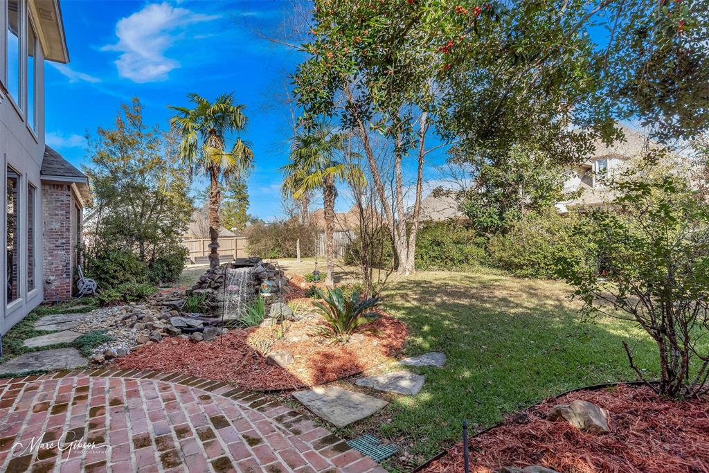 1069 Waters Edge Circle Shreveport, LA 71106 - Photo 4 of 35 a view of yard