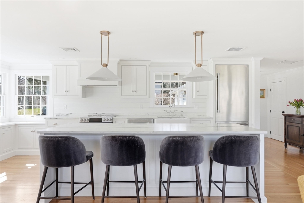 10 Boulder Glen Road Hingham, MA 02043 - Photo 2 of 29