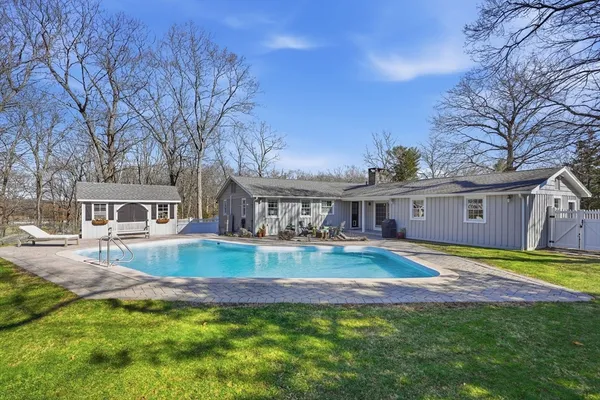 $2,300,000 | 10 Boulder Glen Road, Hingham, MA 02043