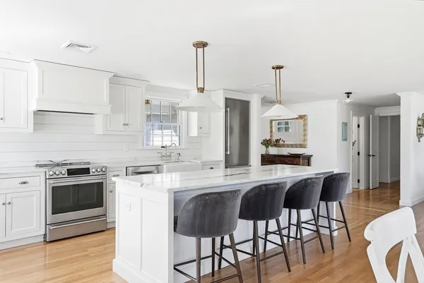 $2,300,000 | 10 Boulder Glen Road, Hingham, MA 02043