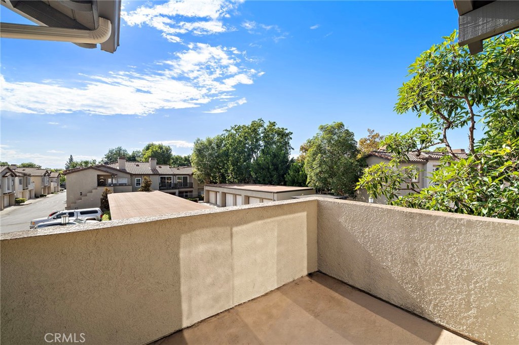 32 Vía Contento Rancho Santa Margarita, CA 92688 - Photo 20 of 33 a view of a balcony with city view