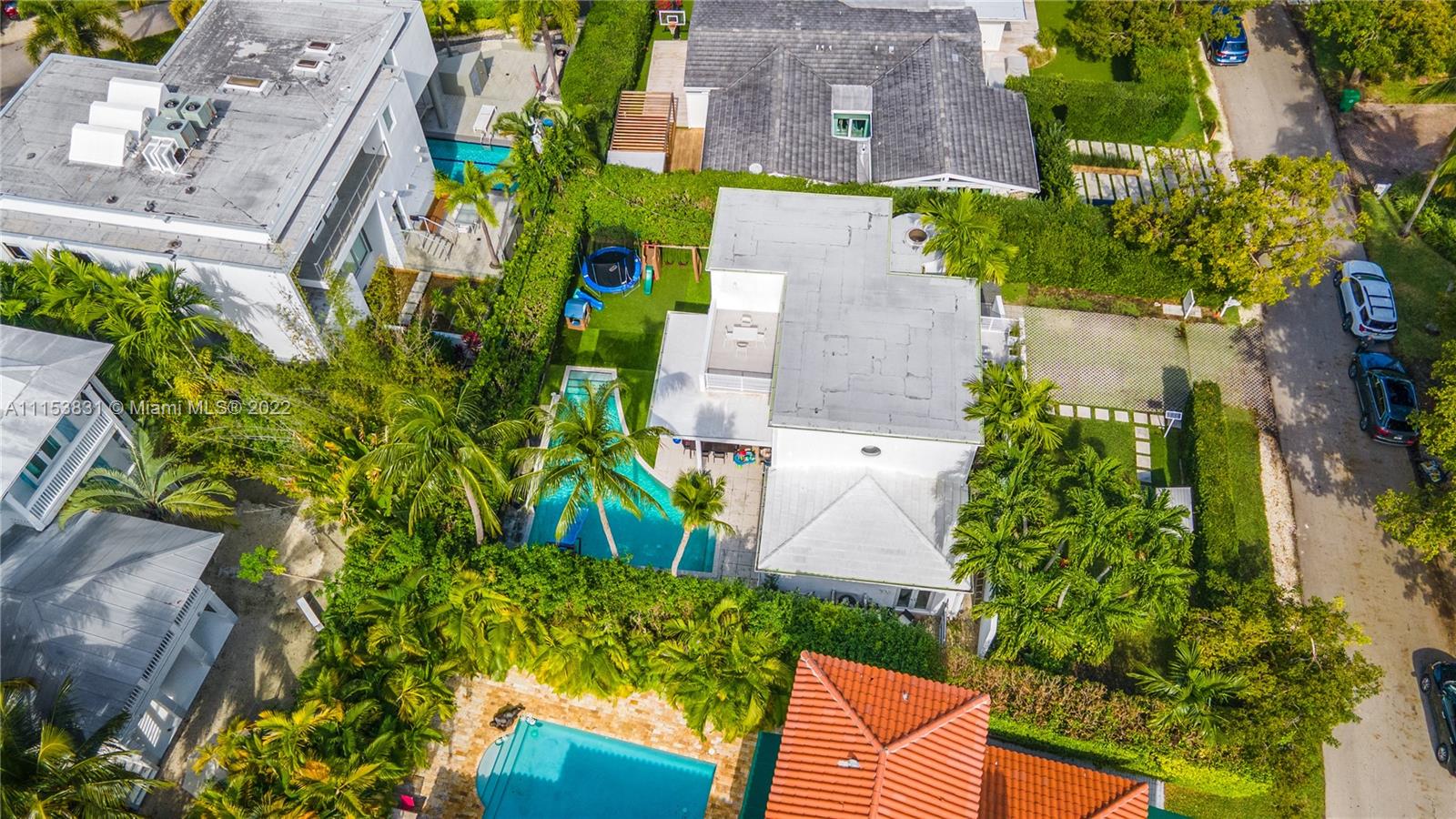 260 Ridgewood Road Key Biscayne, FL 33149 - Photo 40 of 41 an aerial view of a house with a yard outdoor space