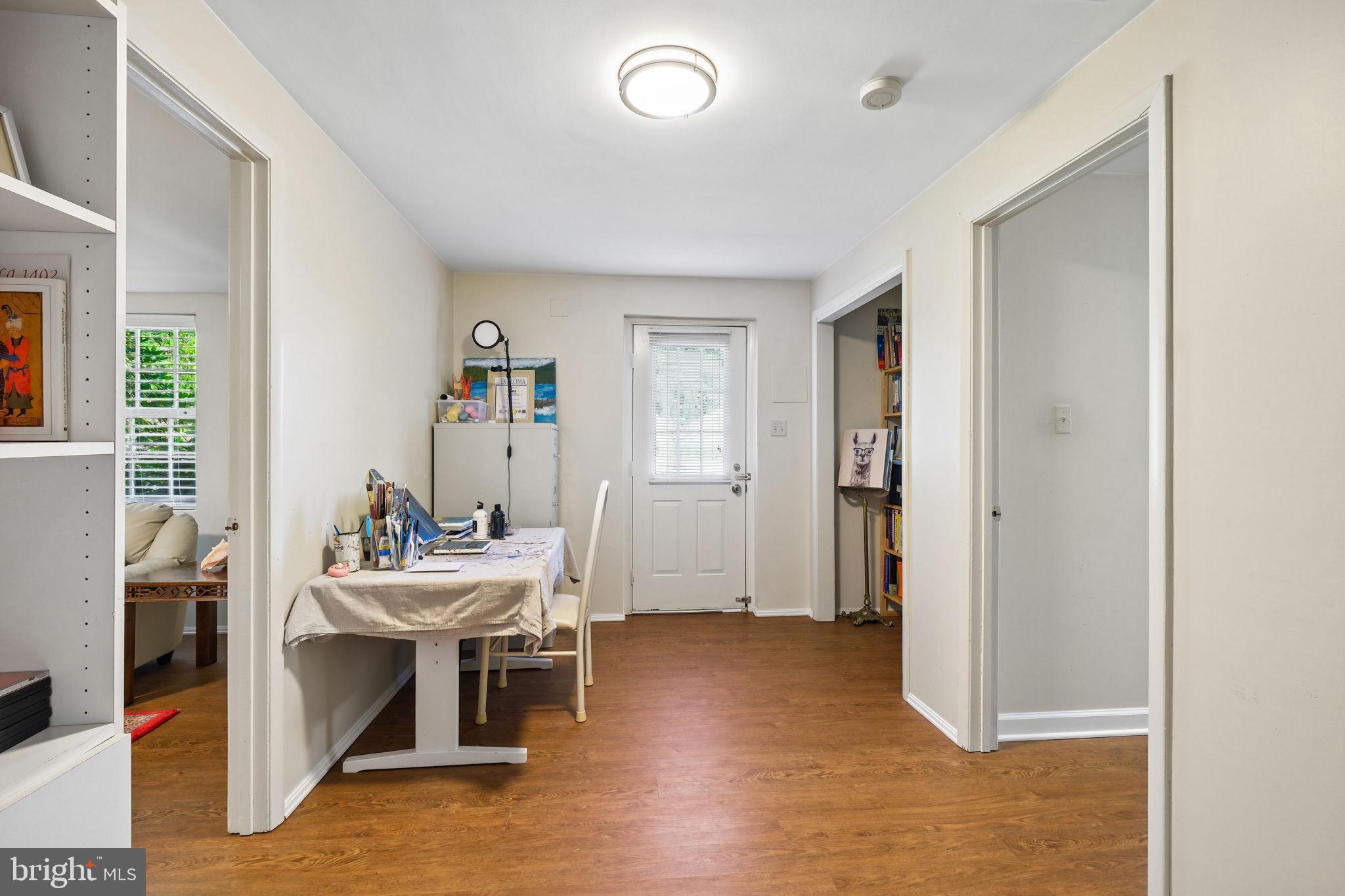 11900 Canfield Road Potomac, MD 20854 - Photo 34 of 44 Private Entrance