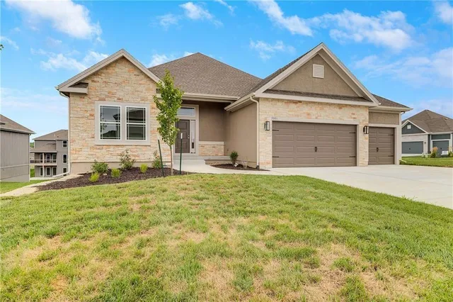 $603,460 | 7001 Northeast 103rd Street, Kansas City, MO 64156