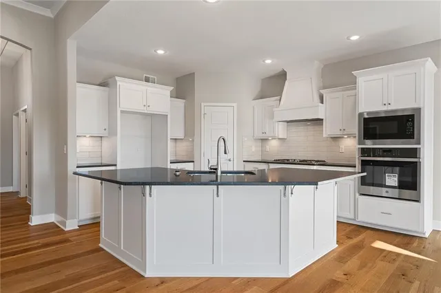 $603,460 | 7001 Northeast 103rd Street, Kansas City, MO 64156