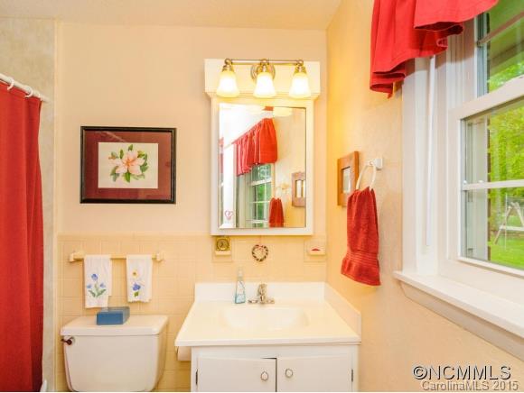 3 Knollridge Road Candler, NC 28715 - Photo 12 of 22 Gallery Image 12
