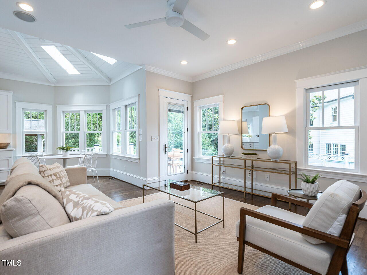 200 West Whitaker Mill Road Raleigh, NC 27608 - Photo 15 of 35 019-1280x960-family-room