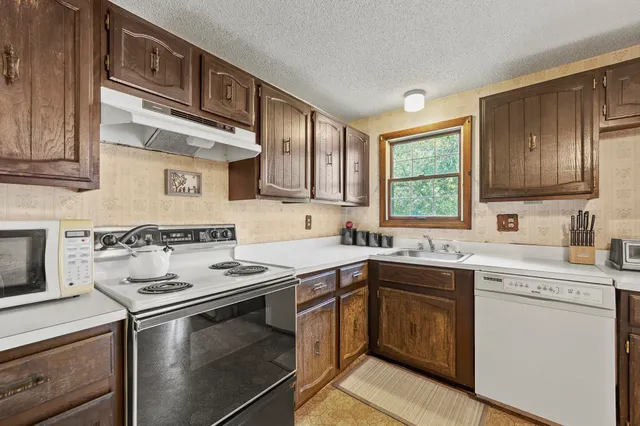 $630,000 | 40 Opal Avenue, Portsmouth, NH 03801