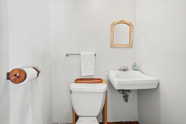 $630,000 | 40 Opal Avenue, Portsmouth, NH 03801