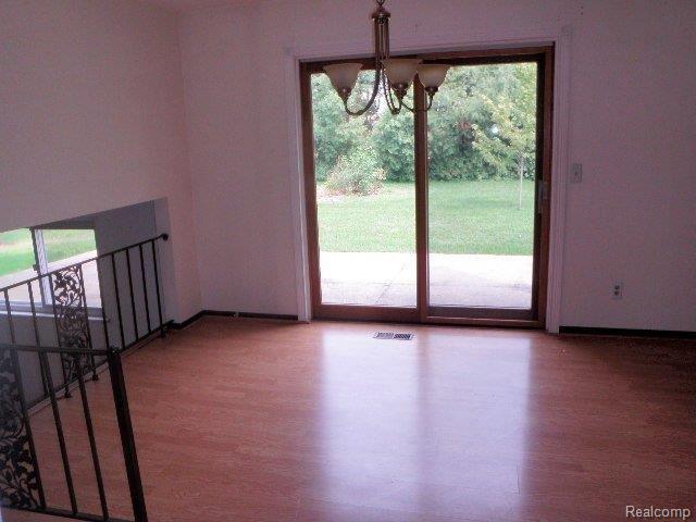 6595 Flintlock Ridge Utica, MI 48317 - Photo 5 of 12 Dining Area (2).JPG