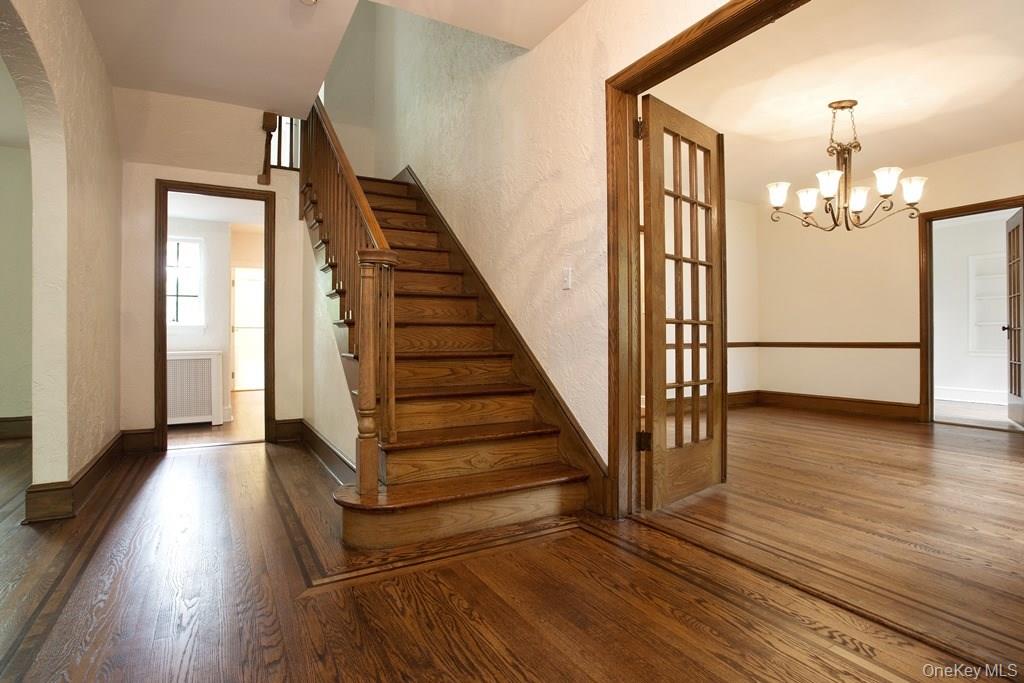 11 Eton Road Scarsdale, NY 10583 - Photo 2 of 14