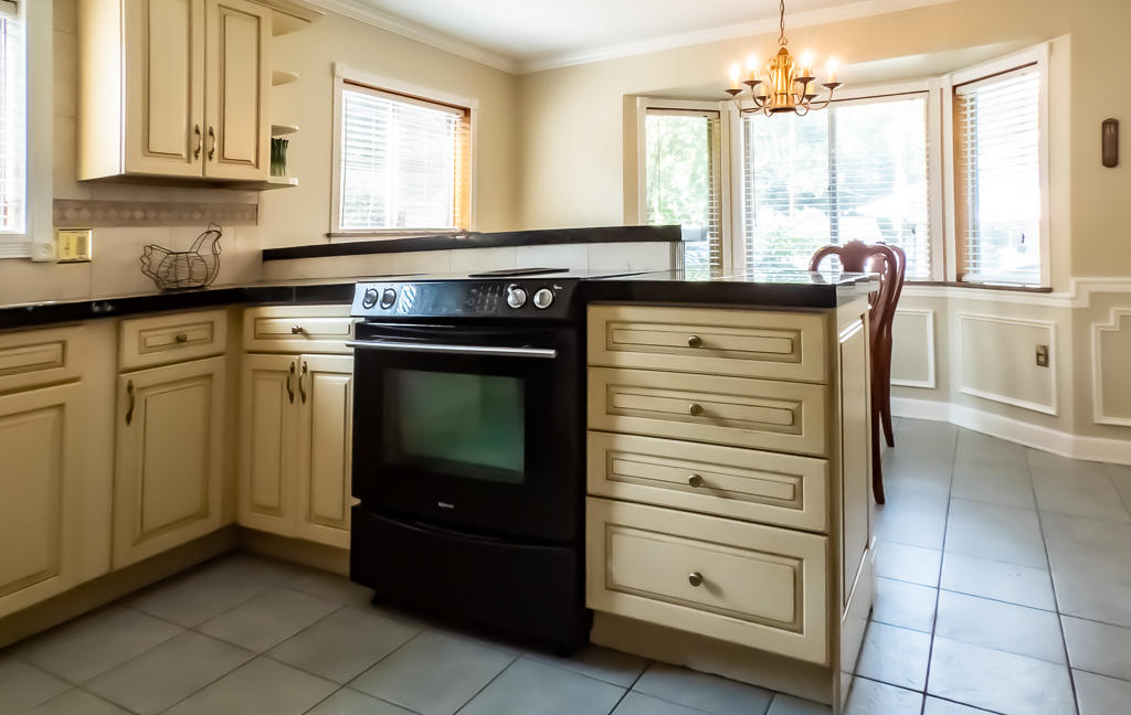 104 Orange Lane Oak Ridge, TN 37830 - Photo 3 of 18 Kitchen/Dining Area