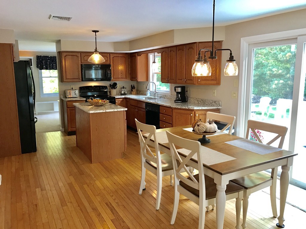 97 Chamberlain Road Uxbridge, MA 01569 - Photo 6 of 29 Gallery Image 6