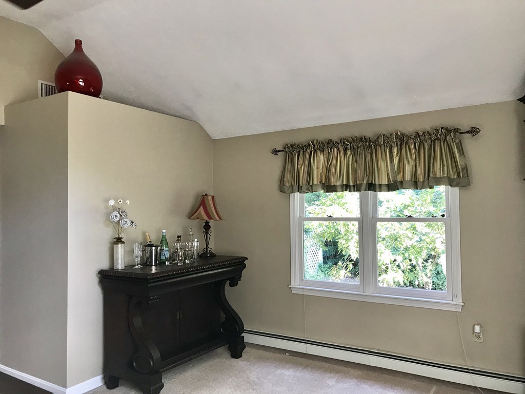97 Chamberlain Road Uxbridge, MA 01569 - Photo 10 of 29 Gallery Image 10