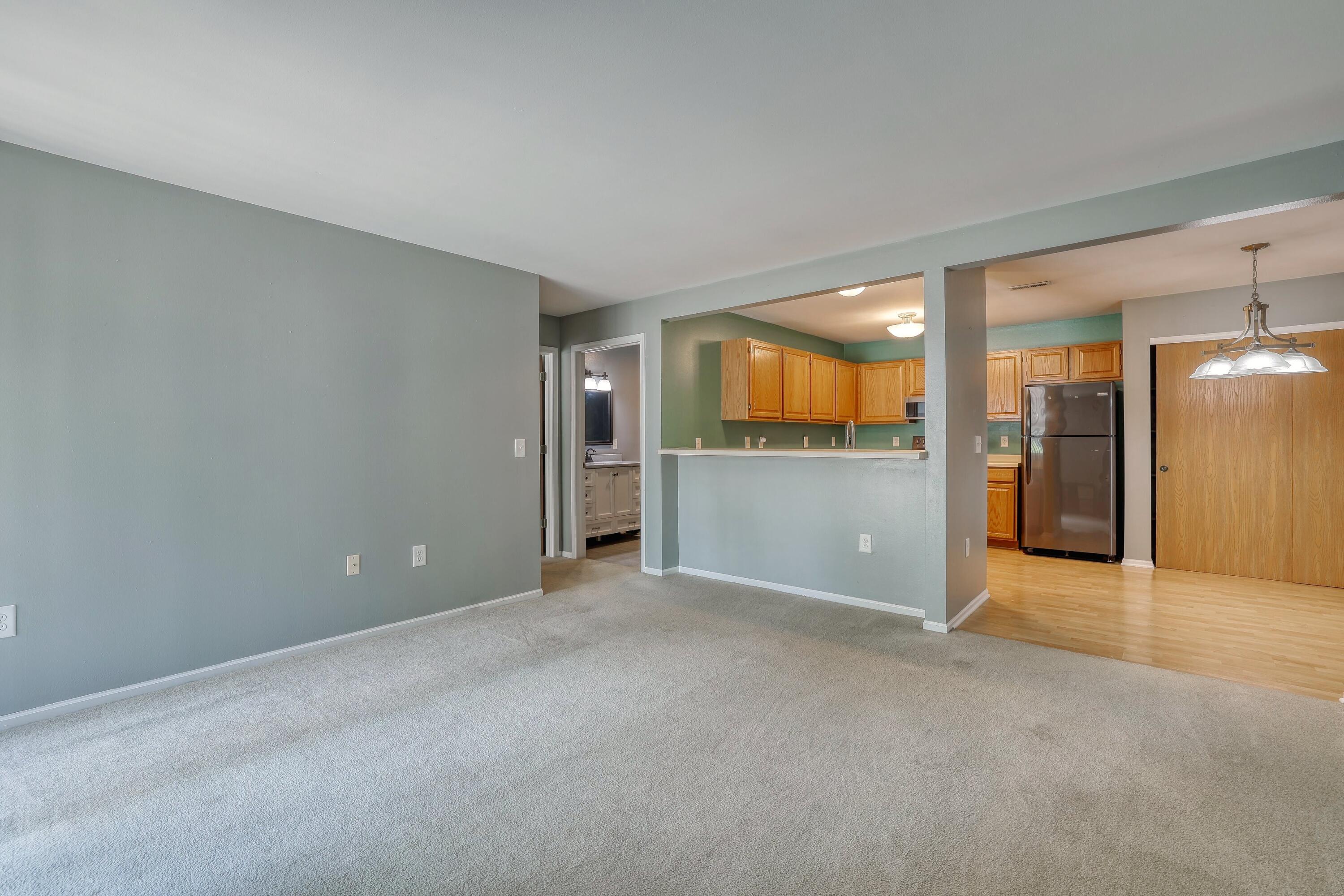 4875 Easy Street, Unit 5 Delafield, WI 53029 - Photo 11 of 29 Breakfast Bar