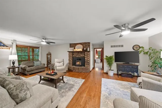 $525,000 | 17806 Redbud Circle, Pleasant Hill, MO 64080