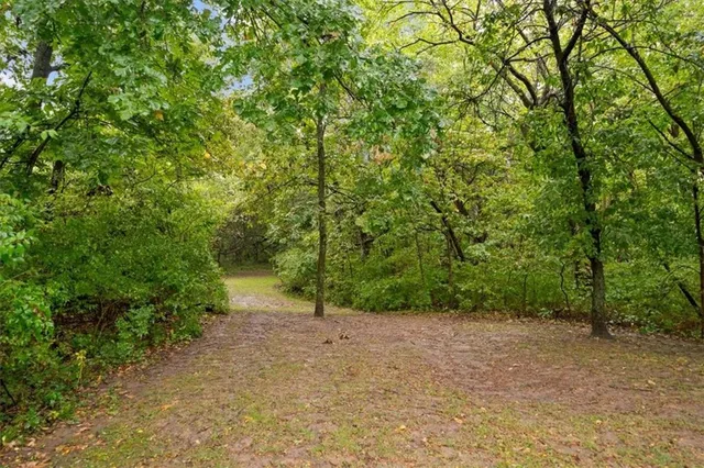 $525,000 | 17806 Redbud Circle, Pleasant Hill, MO 64080