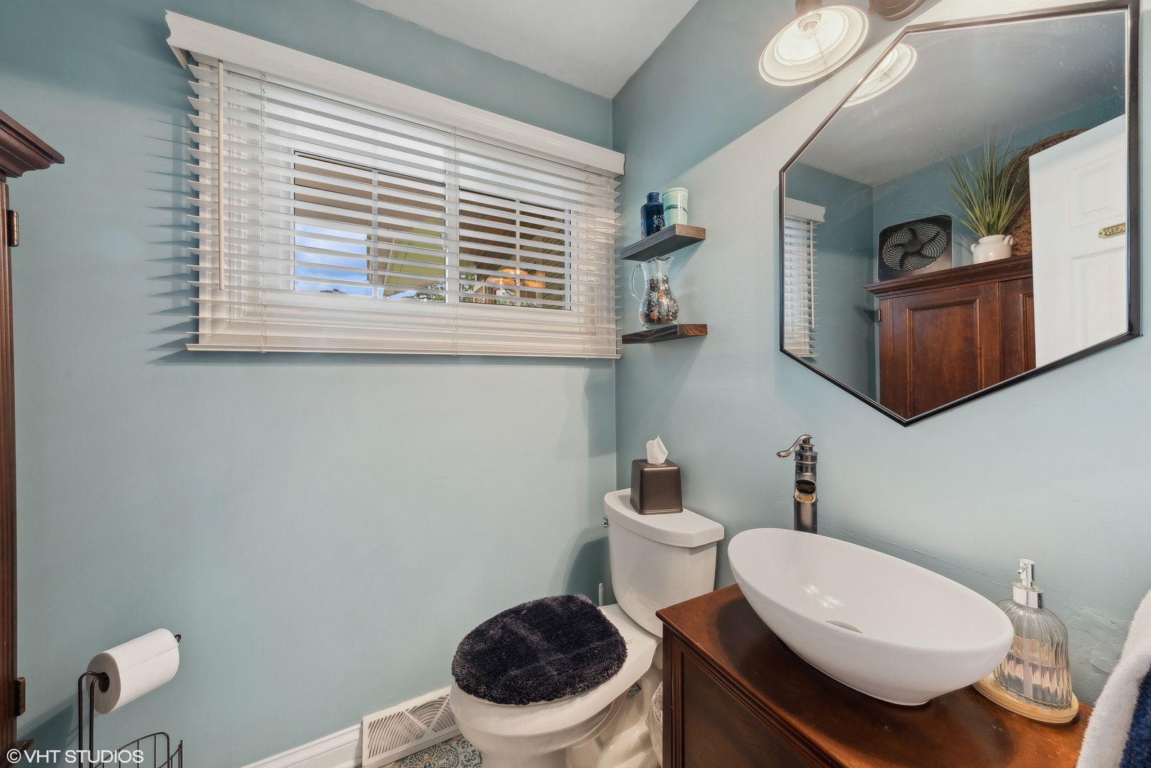 224 Orchard Road North Barrington, IL 60010 - Photo 17 of 34 a bathroom with a toilet a sink and a window