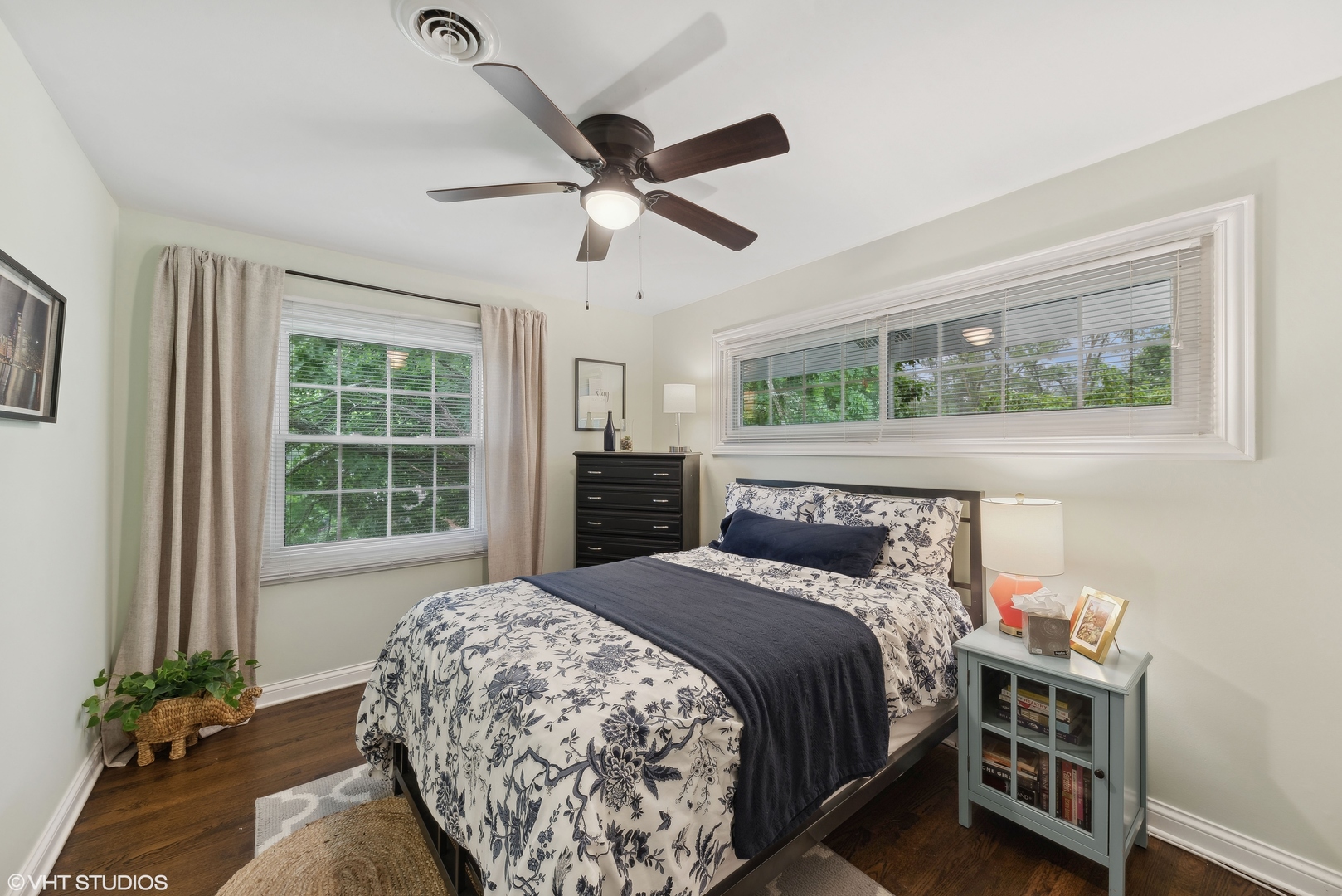 224 Orchard Road North Barrington, IL 60010 - Photo 21 of 34 a bedroom with a bed and a window