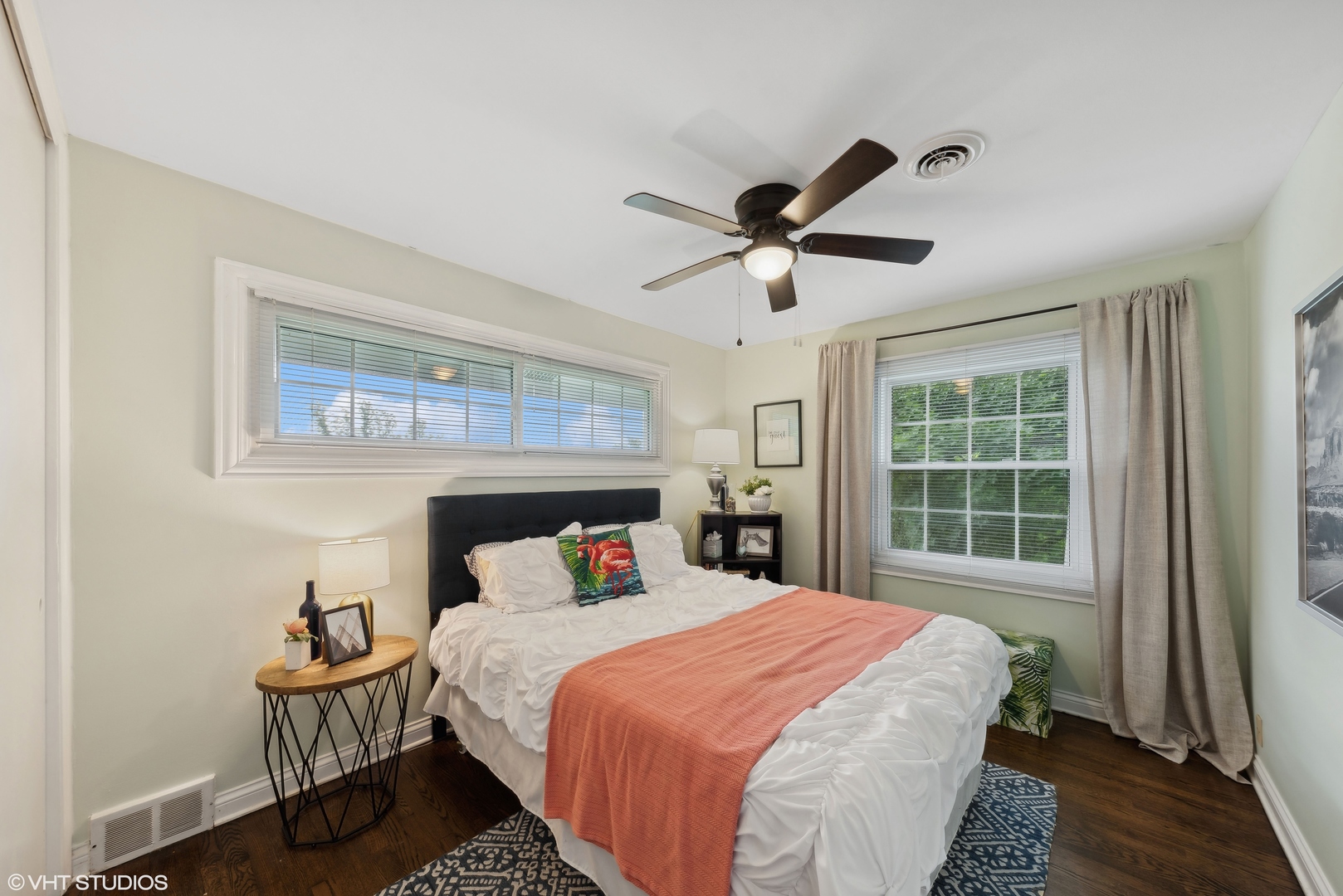 224 Orchard Road North Barrington, IL 60010 - Photo 22 of 34 a bedroom with a large bed and a large window