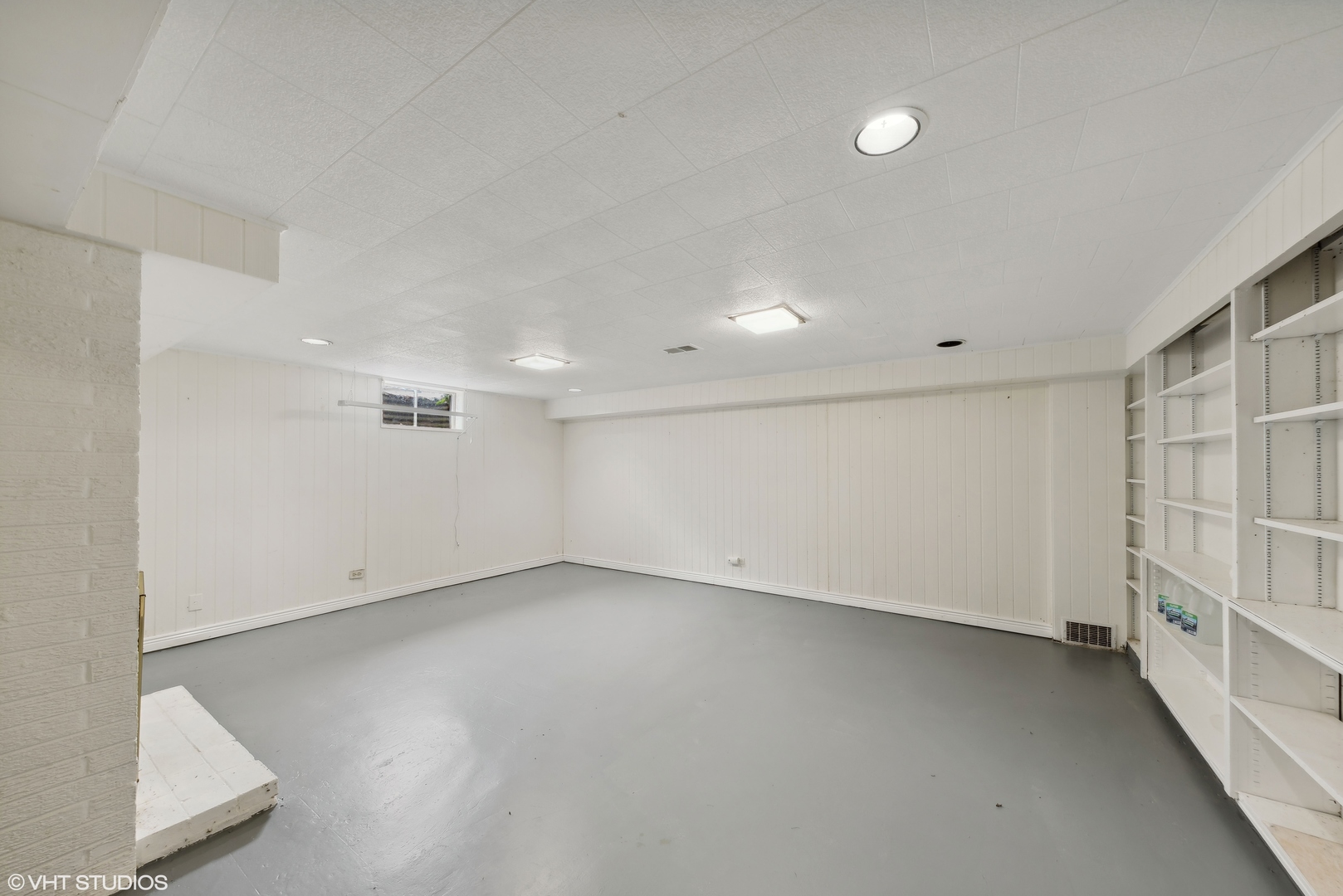 224 Orchard Road North Barrington, IL 60010 - Photo 25 of 34 an empty room with windows
