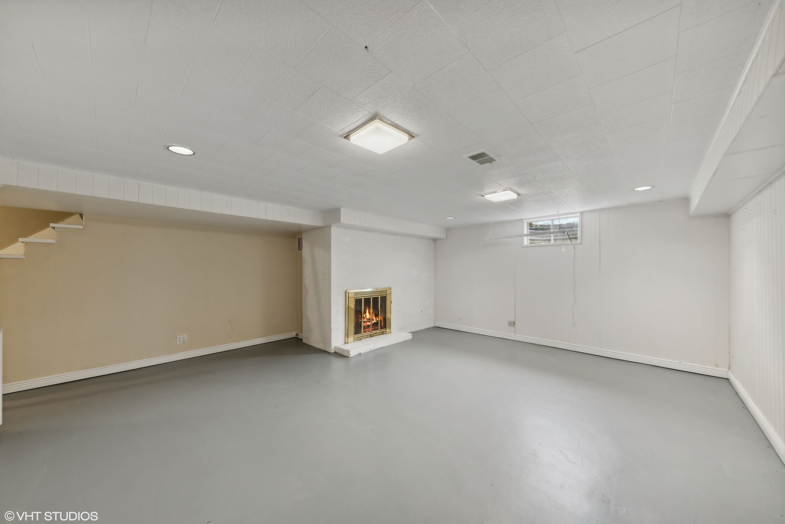 224 Orchard Road North Barrington, IL 60010 - Photo 26 of 34 an empty room with a empty space and windows