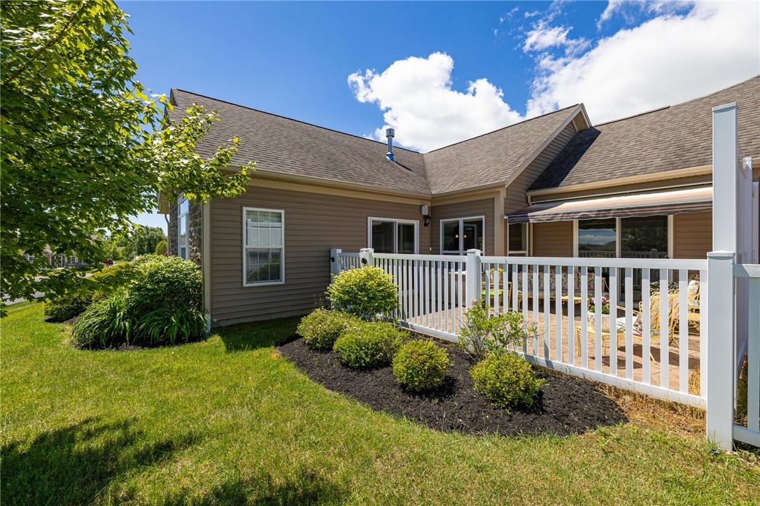 3238 Abbey Road Canandaigua Town, NY 14424 - Photo 4 of 47
