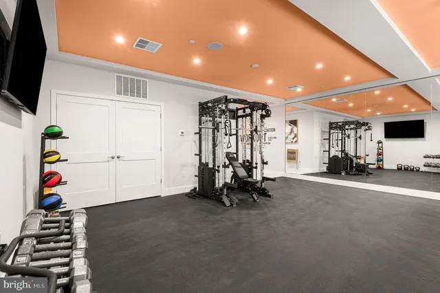 $2,300 | 26 South York Road, Unit 304, Hatboro, PA 19040