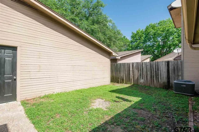 $1,650 | 5825 Hollytree Drive, Tyler, TX 75703
