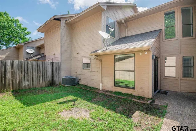 $1,650 | 5825 Hollytree Drive, Tyler, TX 75703