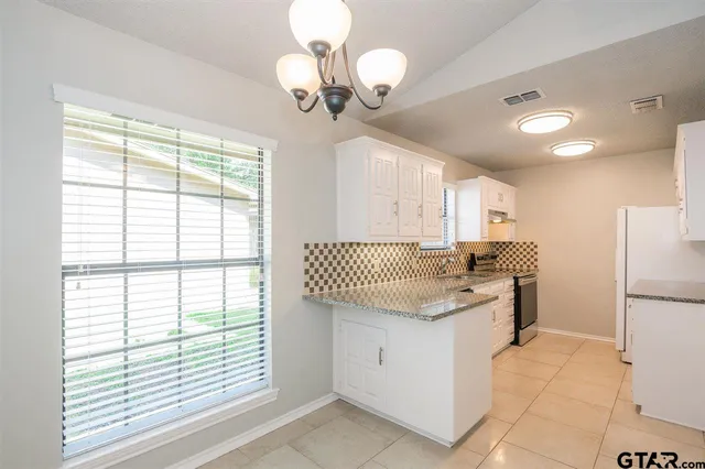 $1,650 | 5825 Hollytree Drive, Tyler, TX 75703