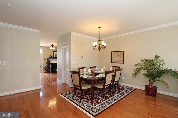 628 Cedar Spring Street Gaithersburg, MD 20877 - Photo 13 of 29 Dining Room