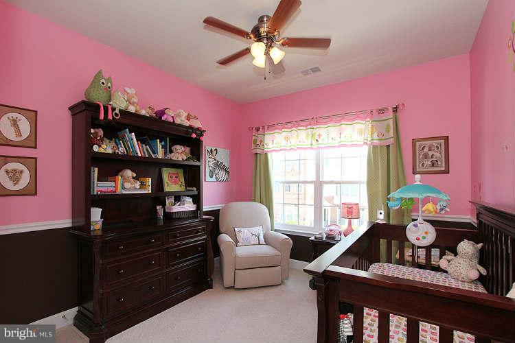 628 Cedar Spring Street Gaithersburg, MD 20877 - Photo 23 of 29 Bedroom