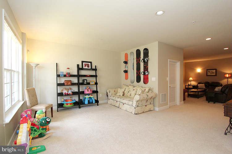 628 Cedar Spring Street Gaithersburg, MD 20877 - Photo 27 of 29 Basement