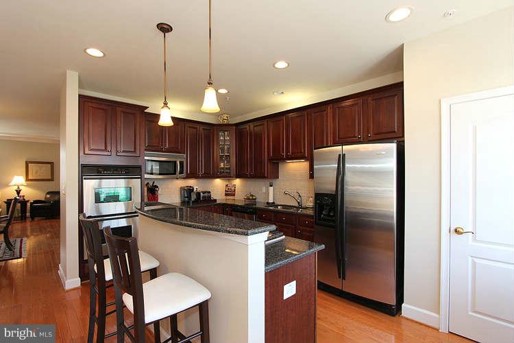 628 Cedar Spring Street Gaithersburg, MD 20877 - Photo 4 of 29 Kitchen
