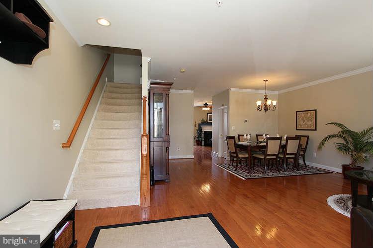 628 Cedar Spring Street Gaithersburg, MD 20877 - Photo 9 of 29 Interior (General)
