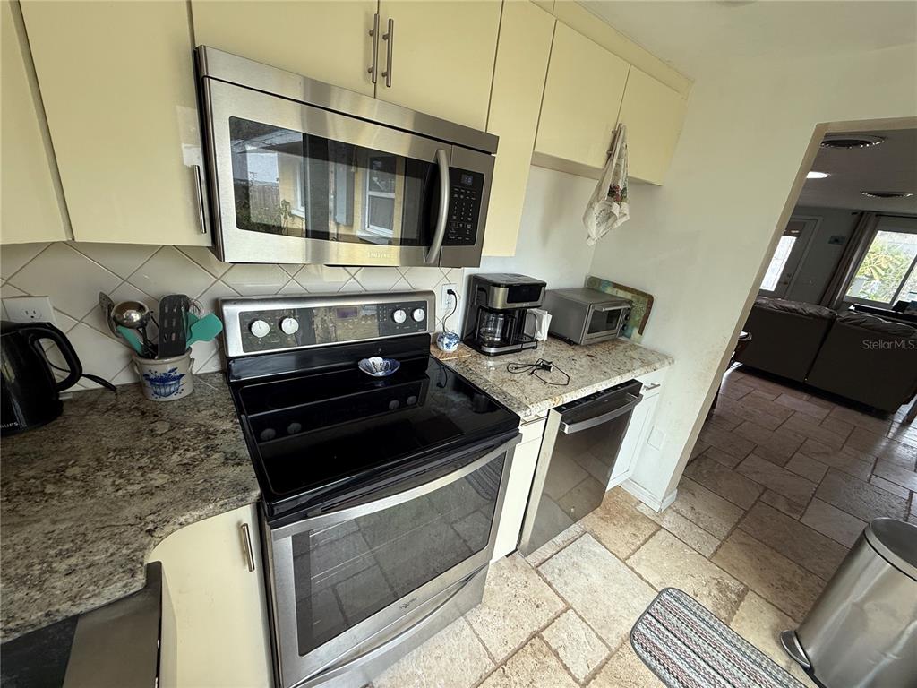 644 Tanager Road Venice, FL 34293 - Photo 5 of 16