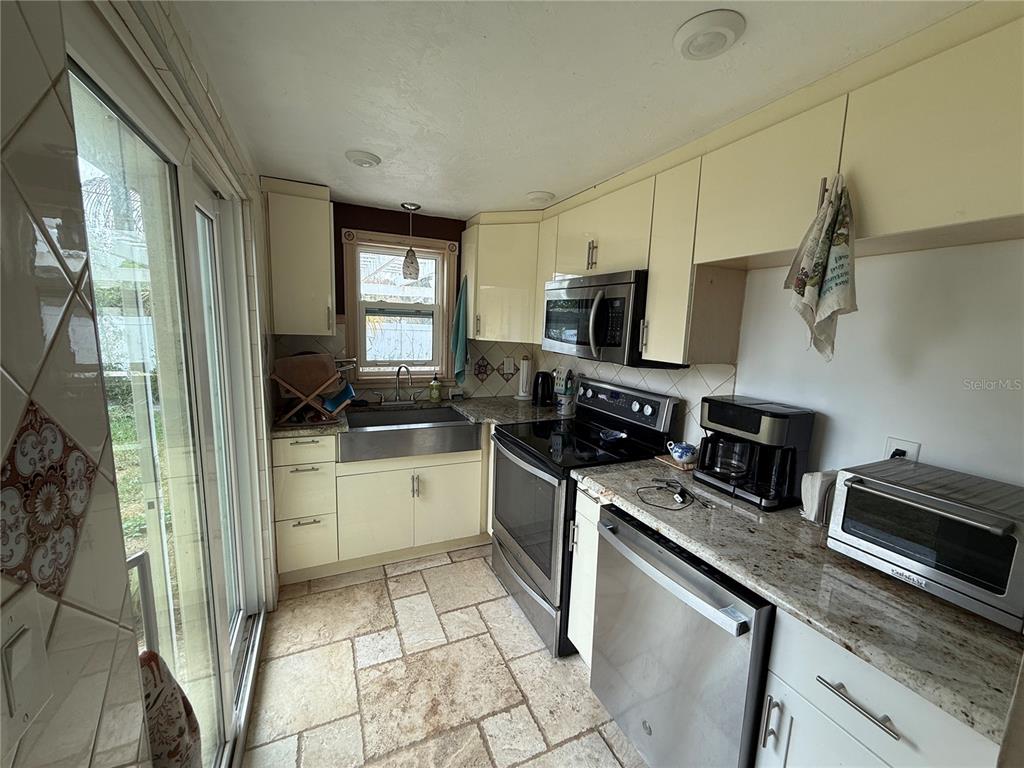 644 Tanager Road Venice, FL 34293 - Photo 6 of 16