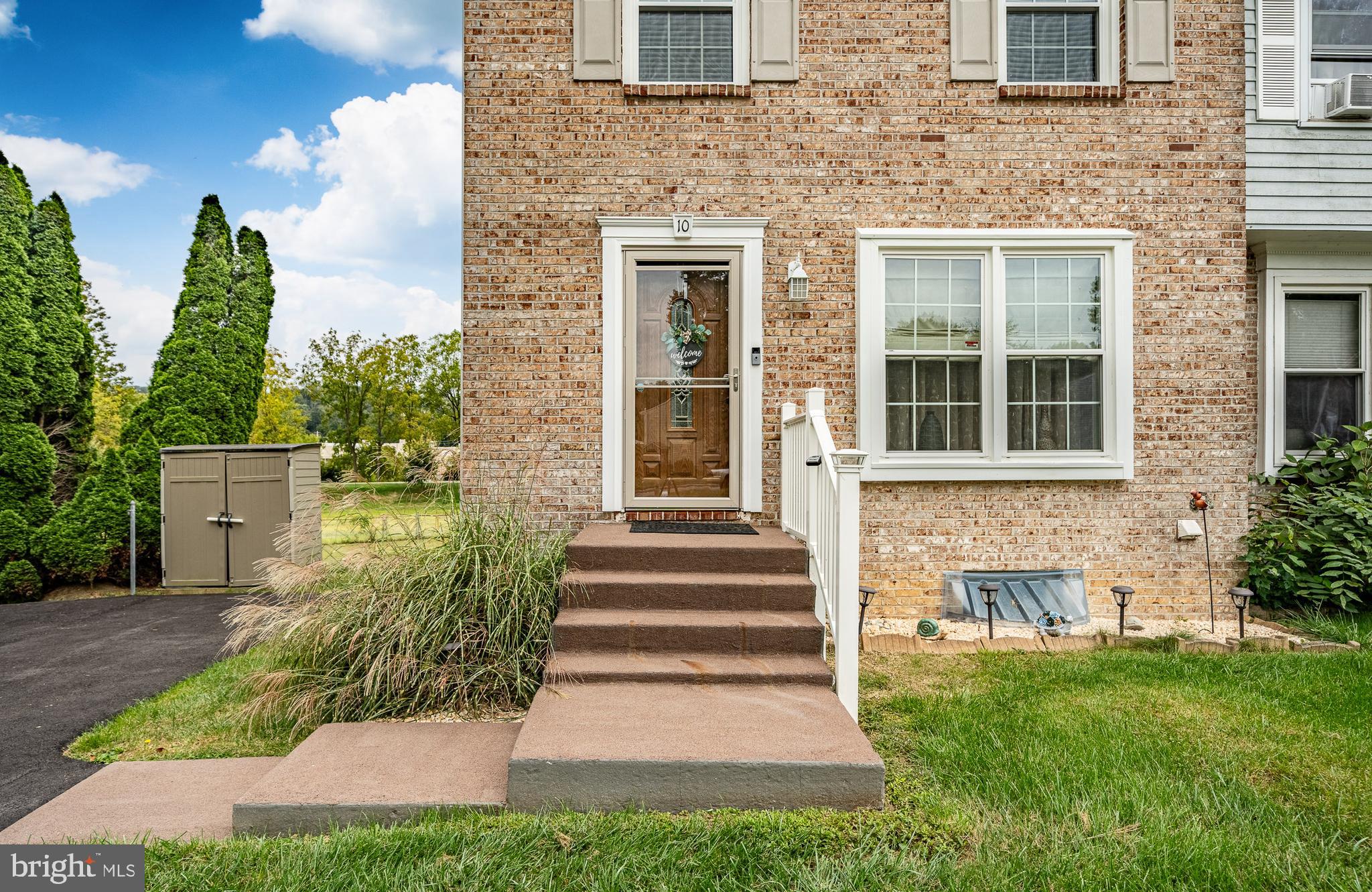 10 Courtney Lane Thorndale, PA 19372 - Photo 2 of 24