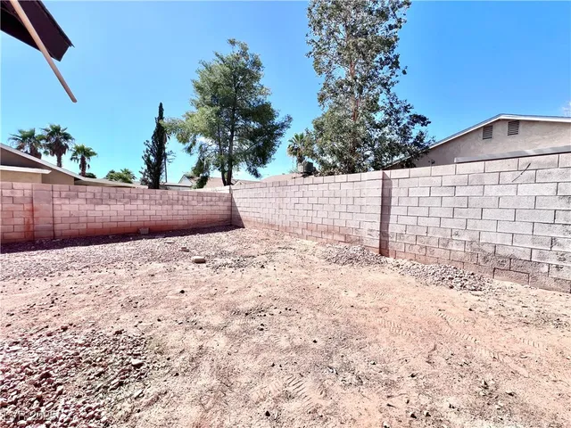 $2,100 | 5828 West Divers Cove Way, Las Vegas, NV 89108