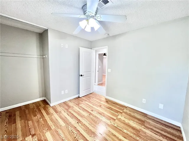 $2,100 | 5828 West Divers Cove Way, Las Vegas, NV 89108