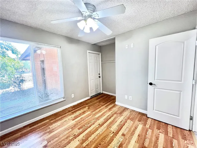 $2,100 | 5828 West Divers Cove Way, Las Vegas, NV 89108