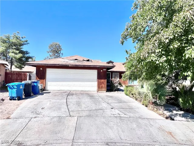 $2,100 | 5828 West Divers Cove Way, Las Vegas, NV 89108