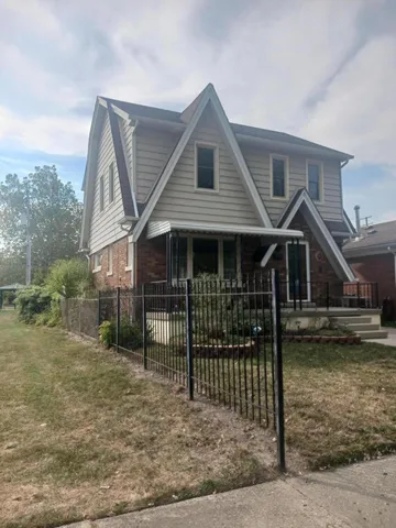 $169,900 | 1019 Cloverlawn Boulevard, Lincoln Park, MI 48146