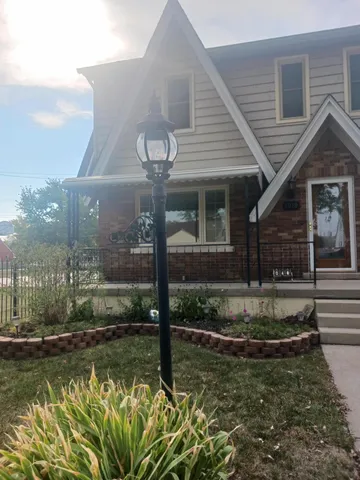 $169,900 | 1019 Cloverlawn Boulevard, Lincoln Park, MI 48146