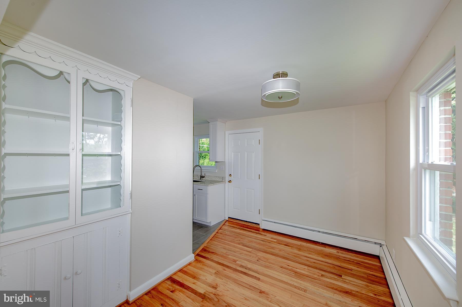 712 Cliffedge Road Baltimore, MD 21208 - Photo 6 of 27 Dining Room