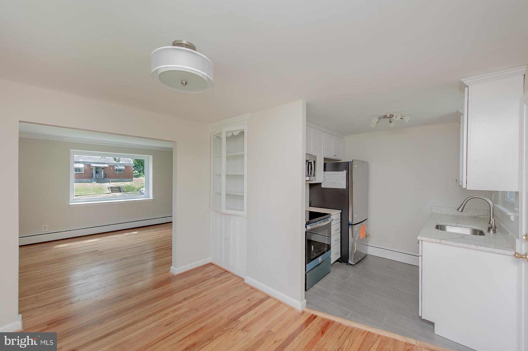 712 Cliffedge Road Baltimore, MD 21208 - Photo 7 of 27 Dining Room
