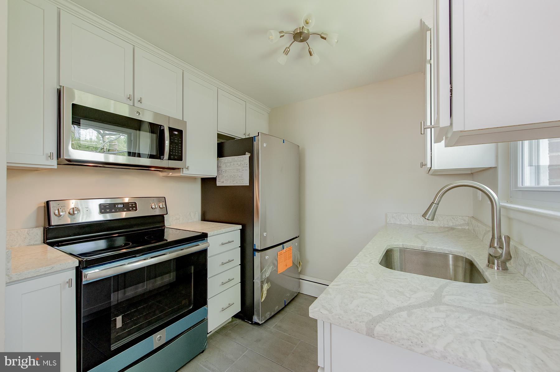 712 Cliffedge Road Baltimore, MD 21208 - Photo 8 of 27 Kitchen